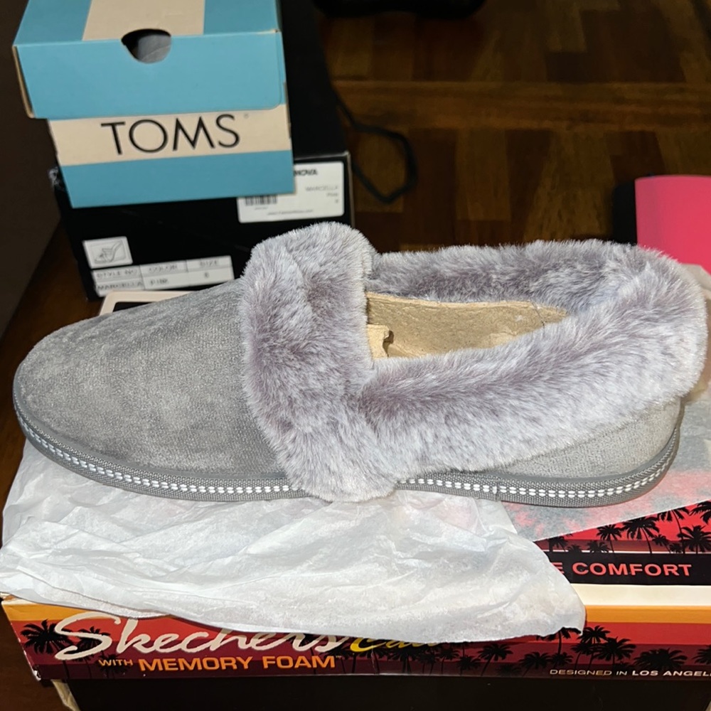 Skechers Cali with memory foam size 7
